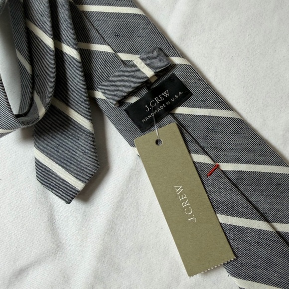 NWT N. Crew Hand Made in USA Linen Silk Blend Slim Classic Gray Striped Tie - Picture 6 of 11